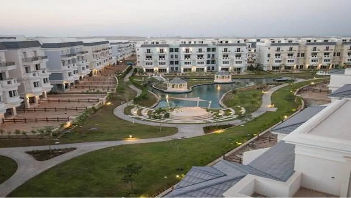 Luxurious CLUP Home with Water Features
