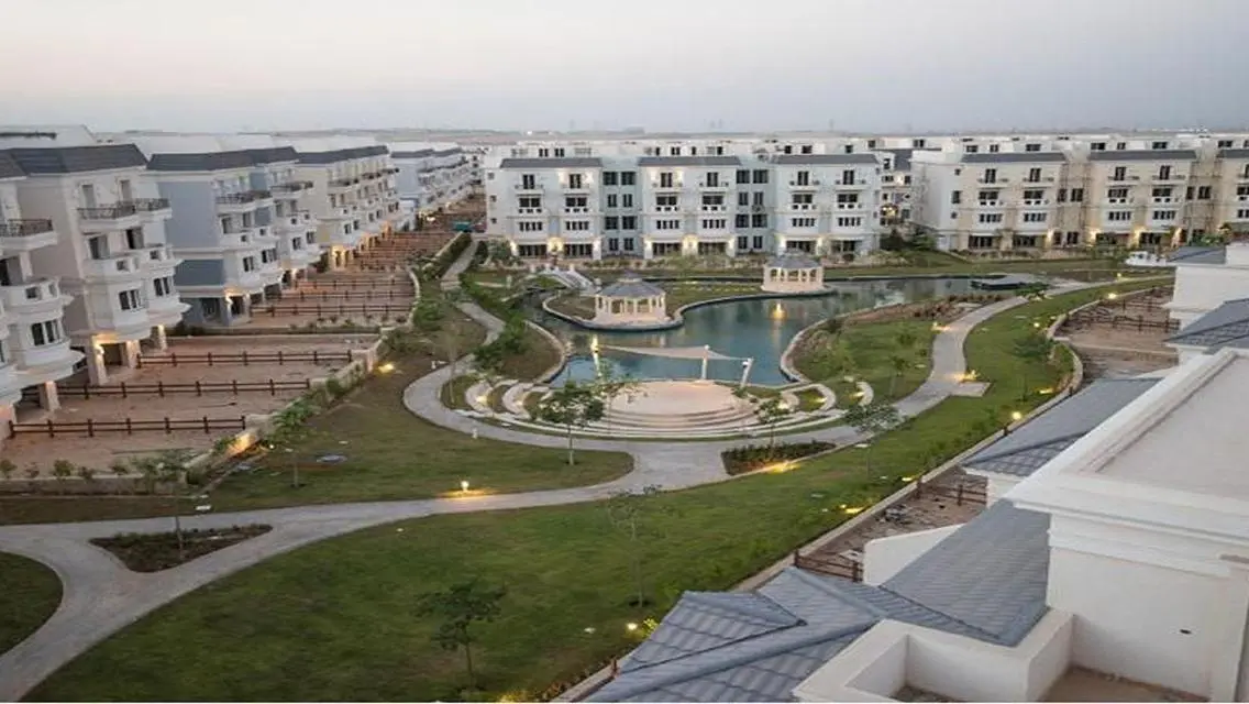 Luxurious CLUP Home with Water Features