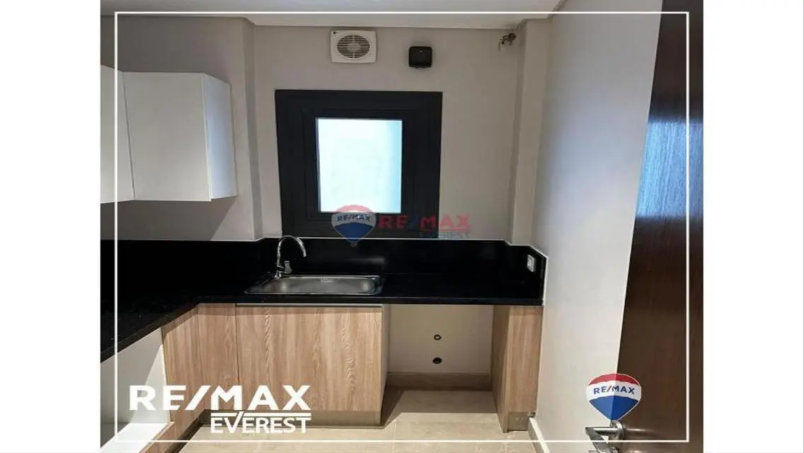 Luxury 135 sqm Home with Maid and Study Rooms