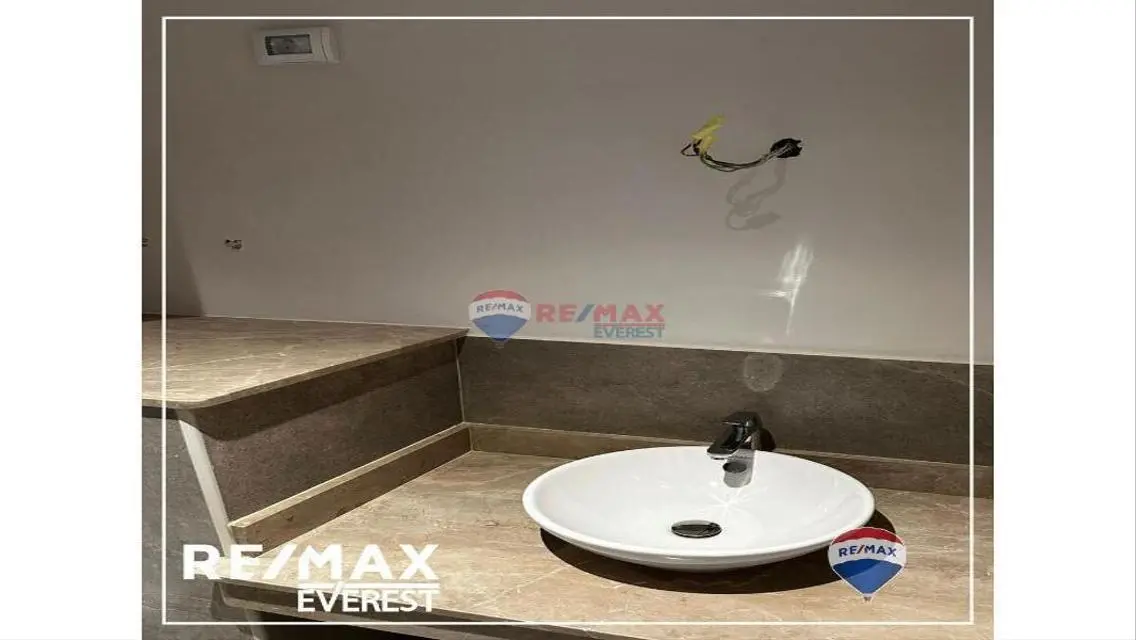 Luxury 135 sqm Home with Maid and Study Rooms