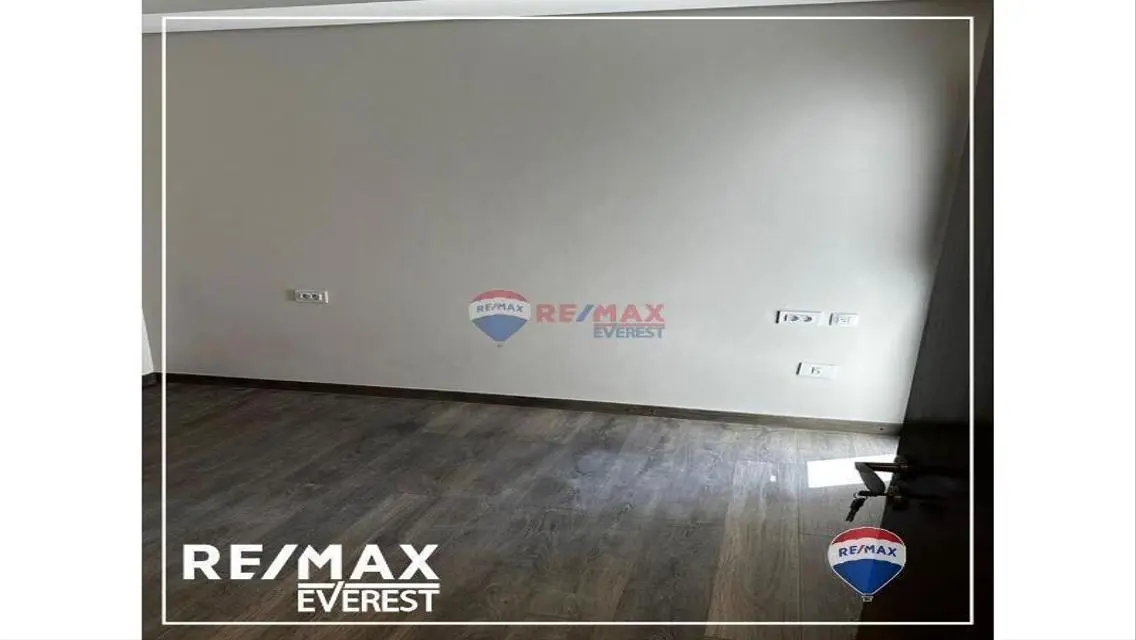 Luxury 135 sqm Home with Maid and Study Rooms