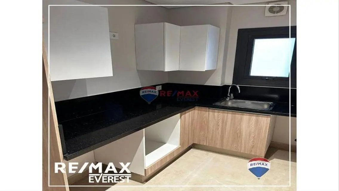 Luxury 135 sqm Home with Maid and Study Rooms