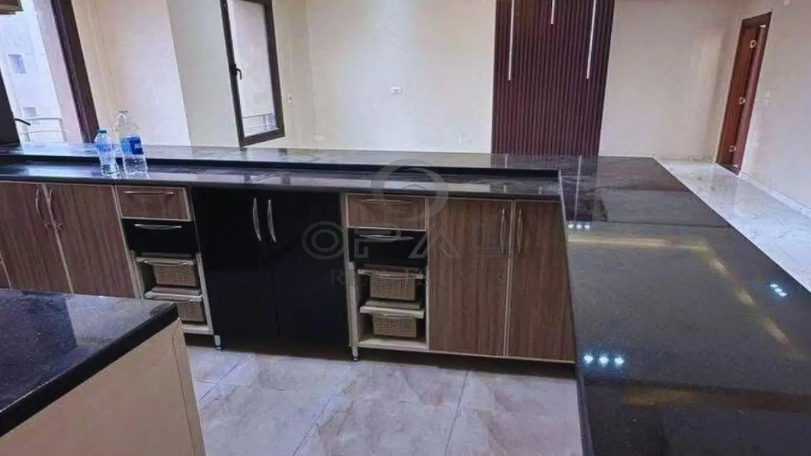 شقة فاخرة للبيع بسعر مميز