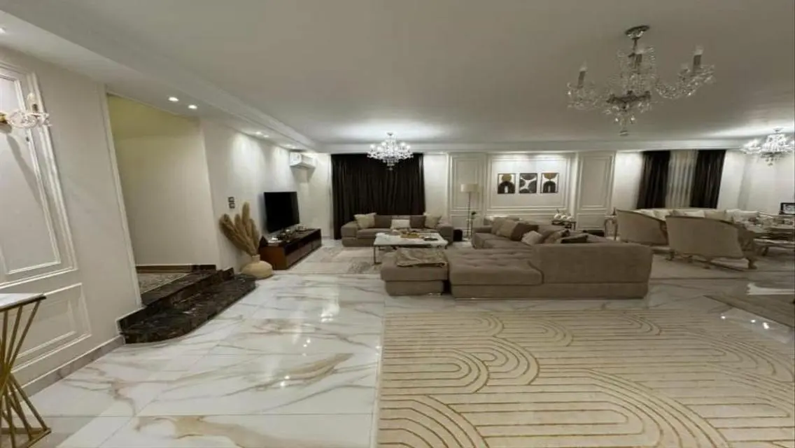Luxury Apartment with Study Room and Balcony