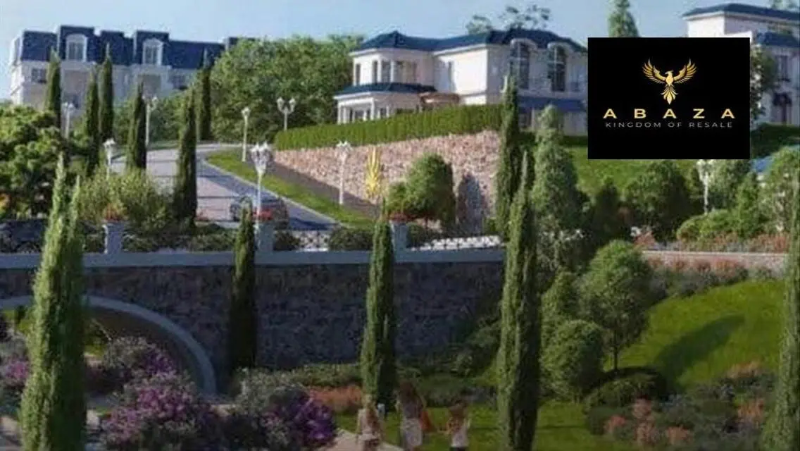 Luxury Villa for Sale with Private Garden and Amenities