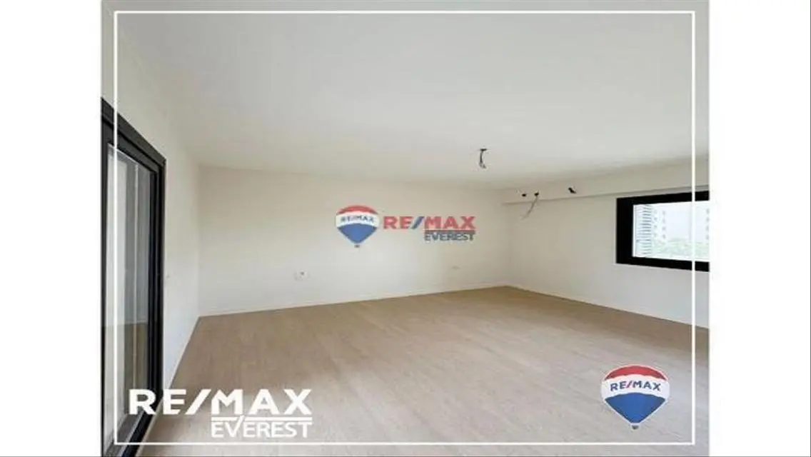 Luxury Apartment in -285-O-West