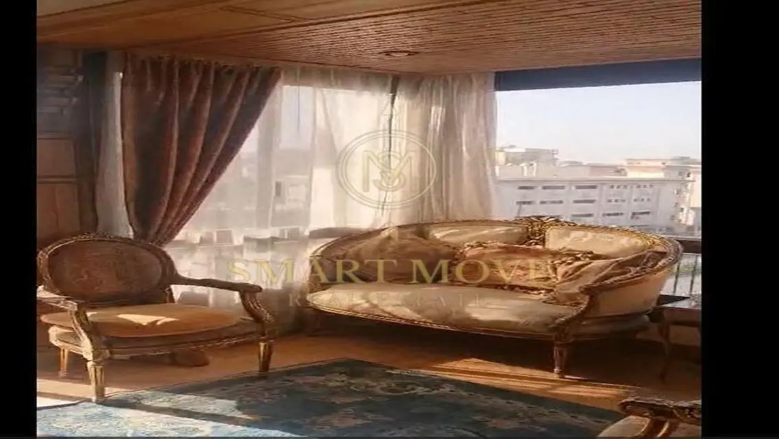 شقة فاخرة بـ250 متر في قلب المدينة