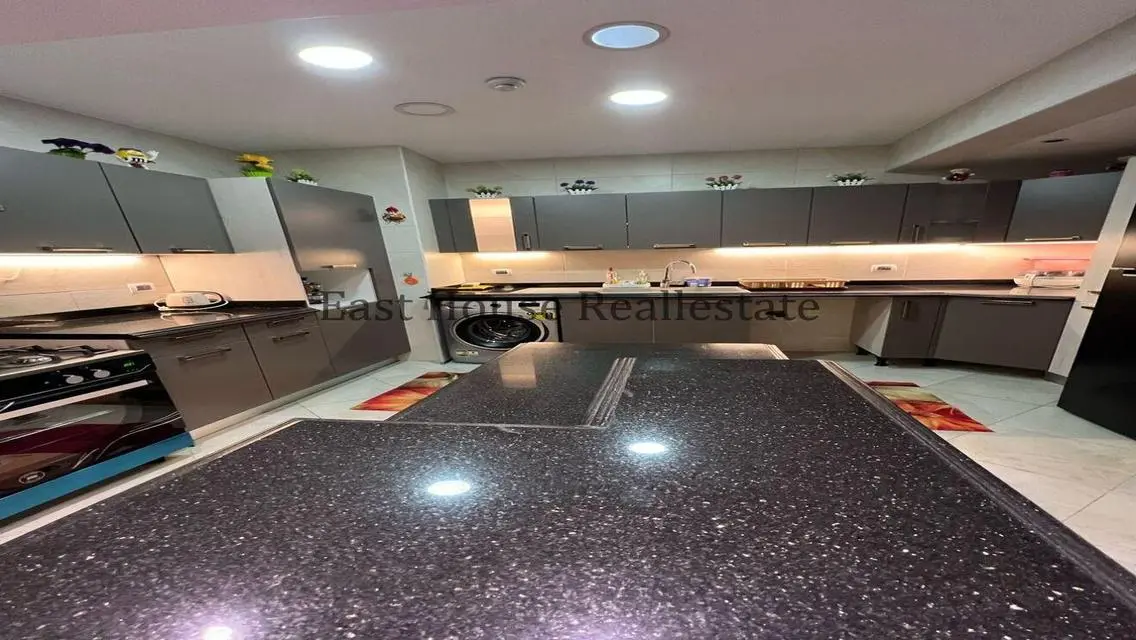 Spacious Luxurious Apartment with Multiple Amenities