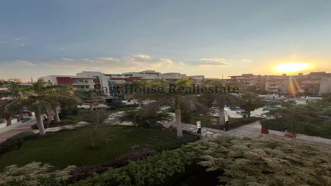 Spacious Luxurious Apartment with Multiple Amenities