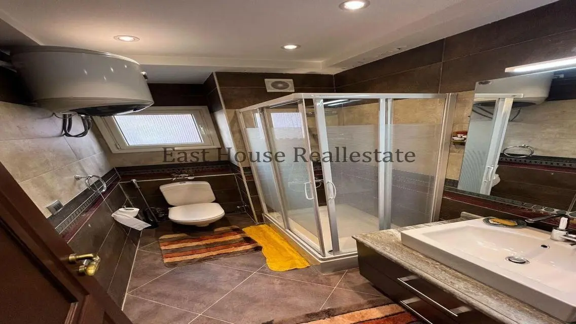 Spacious Luxurious Apartment with Multiple Amenities