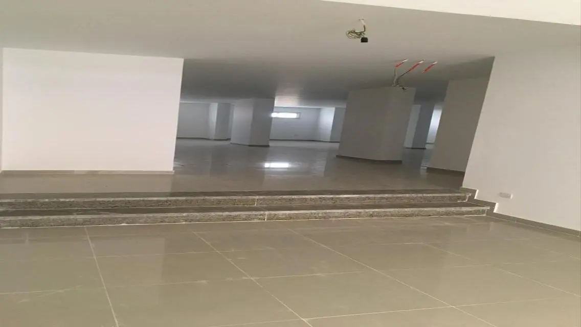 شقة رائعة بمساحة واسعة للبيع بسعر مغري