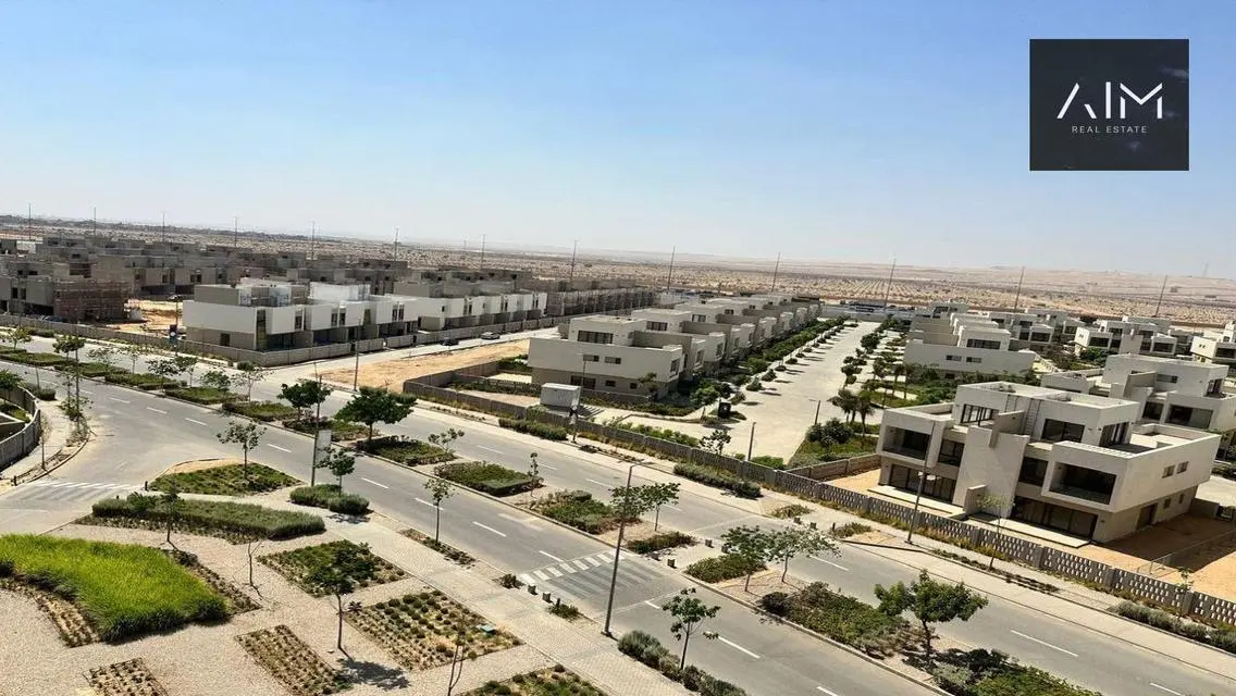 شقة فاخرة للبيع - 4 غرف نوم مع حديقة خاصة ومسبح مشترك