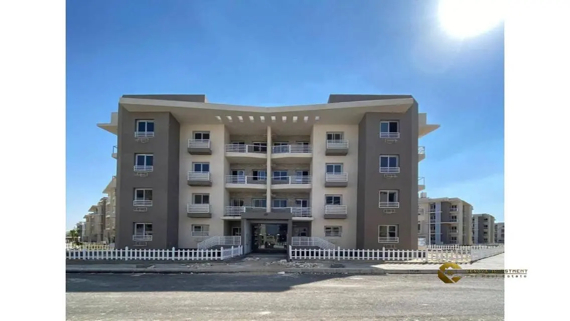 Luxury Apartment Overlooking a Major Landmark at a Great Price