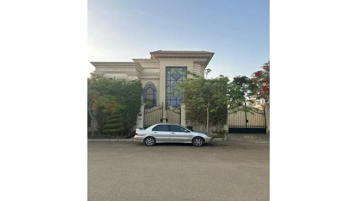 عقار فخم للبيع بمرافق مميزة