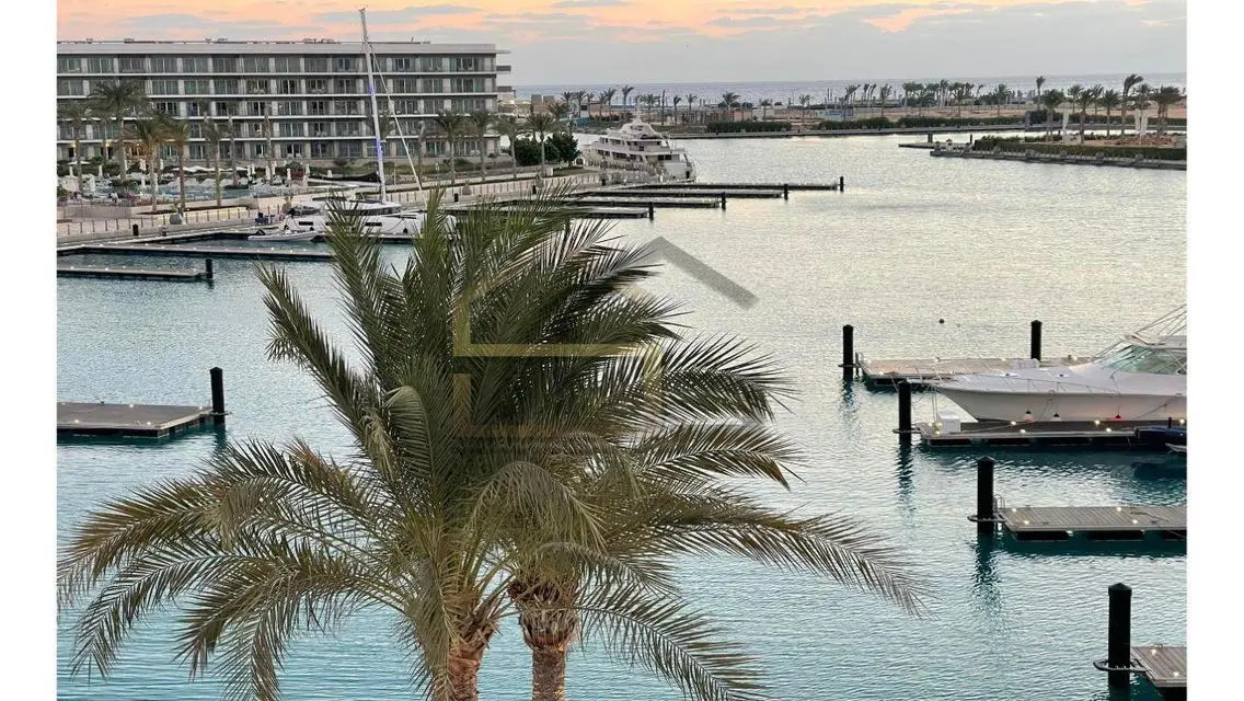 Luxurious Apartment with Ample Space and Stunning Views