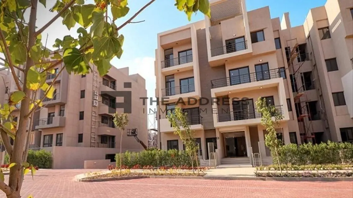 شقة فاخرة للبيع في موقع متميز مع إطلالة رائعة
