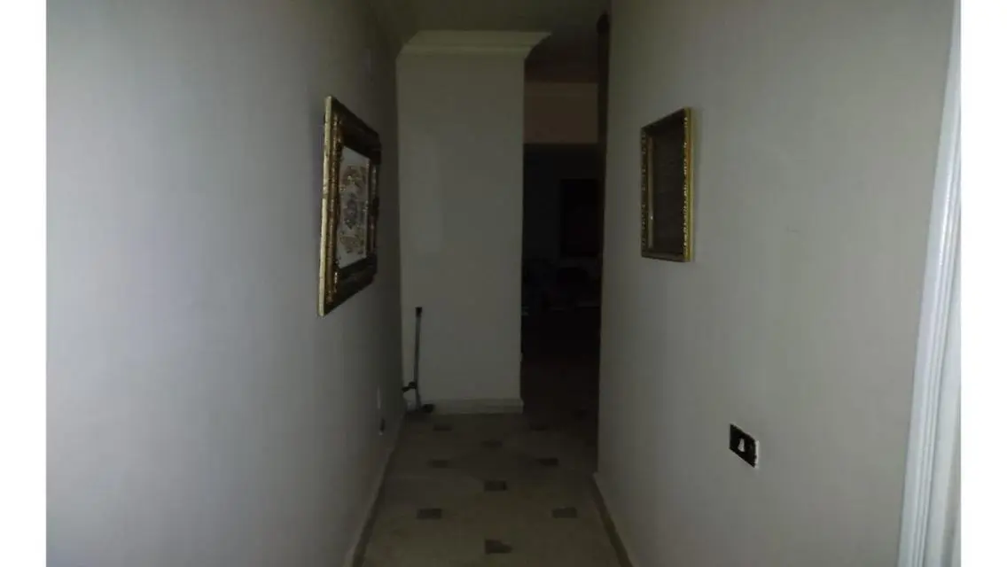 شقة مميزة مع ردهة في المبنى بسعر مغري