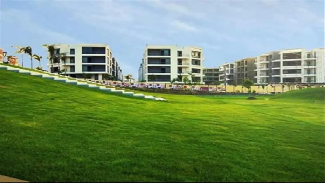 Luxury Villas with Extensive Amenities and Private Beach