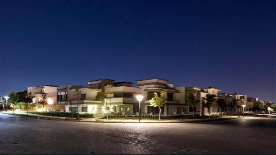 Luxury Villas with Extensive Amenities and Private Beach