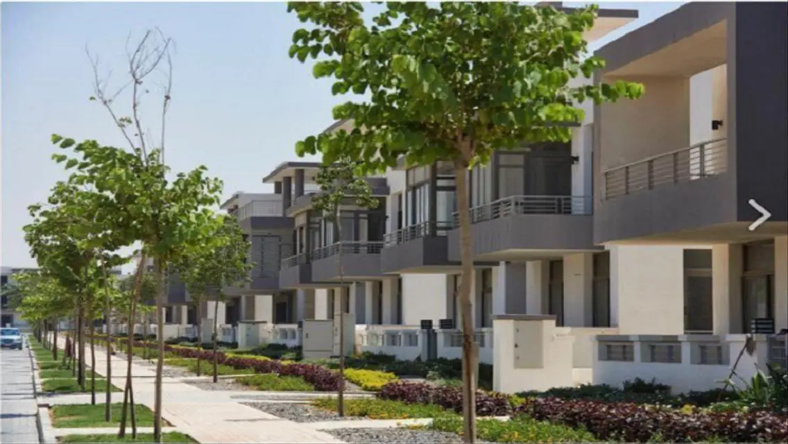 Luxury Villas with Extensive Amenities and Private Beach
