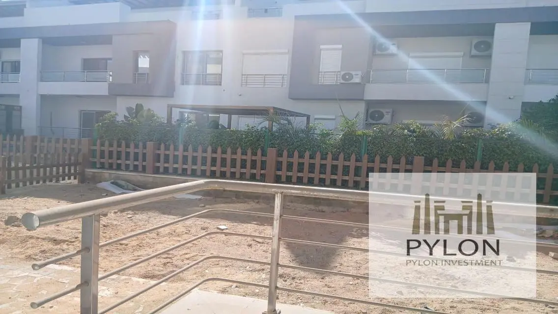 شقة فاخرة بأمان كامل وحديقة خاصة