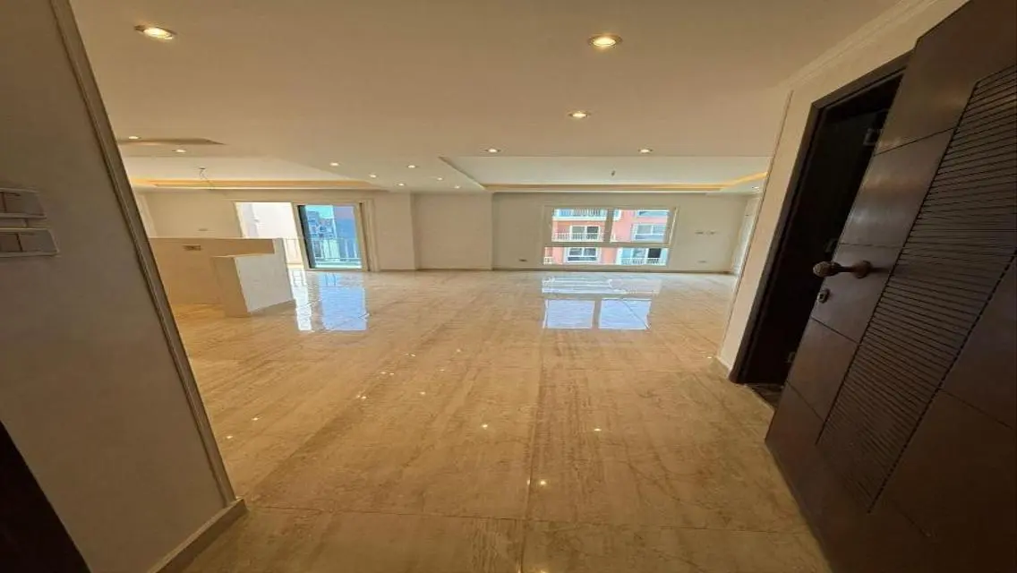 Luxurious Villa for Sale with Multiple Amenities