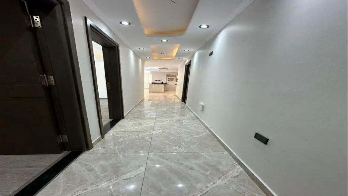 Luxurious Villa for Sale with Multiple Amenities