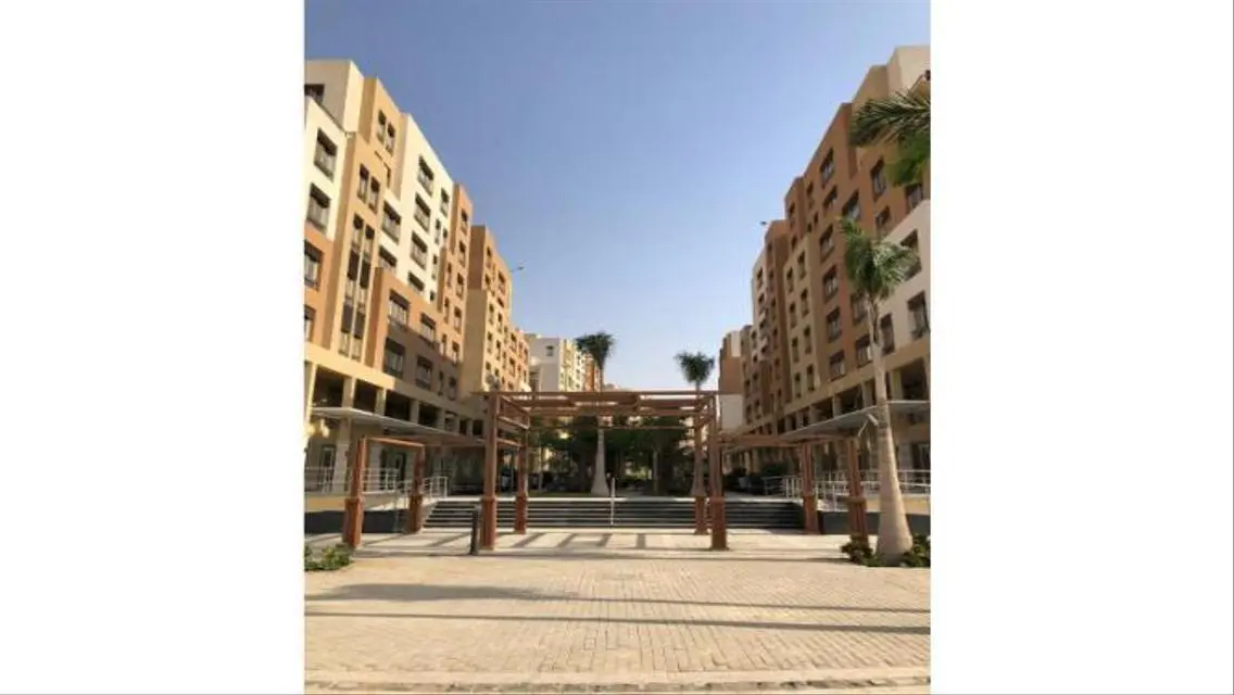 شقة فاخرة للبيع - إطلالة رائعة ومرافق متميزة