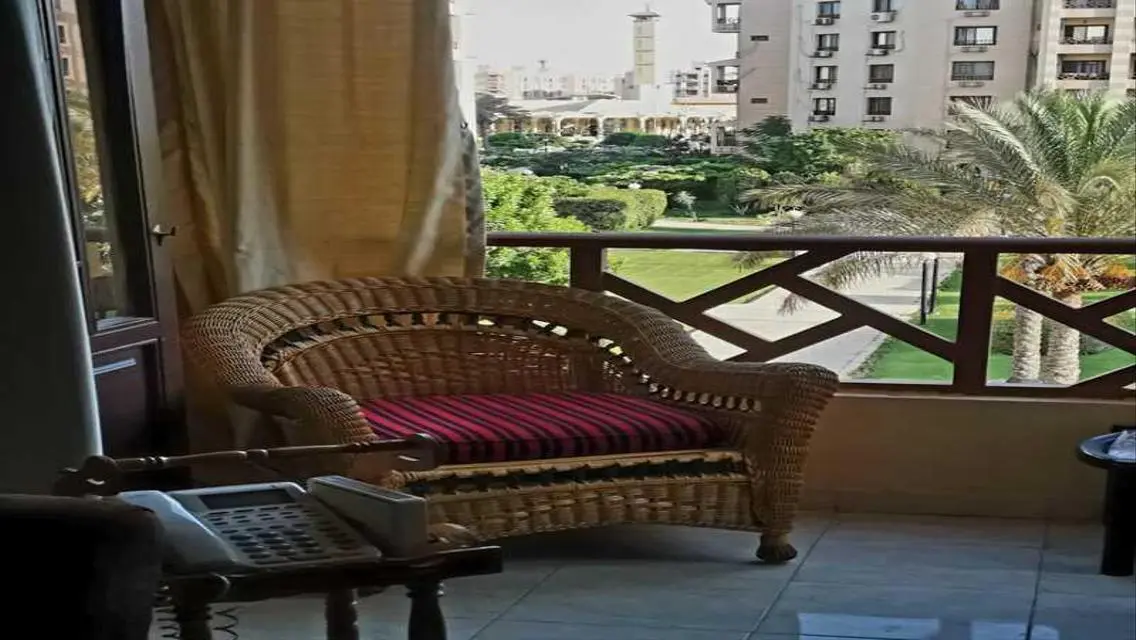 شقة فاخرة في حي متميز مع إطلالة رائعة