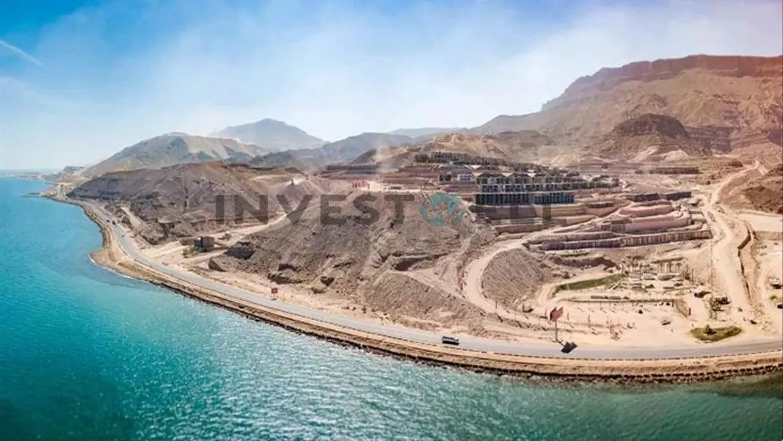 شقة مطلة على بحيرة مع شرفة ومرافق فاخرة