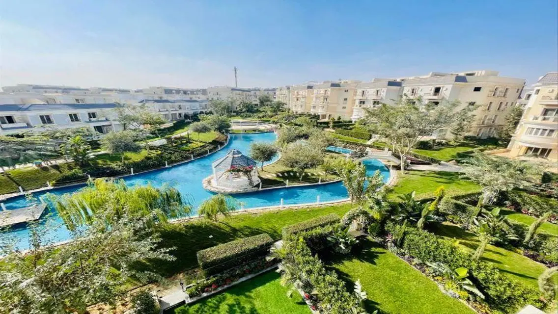 فيلا فاخرة في نادي بارك 150 متر