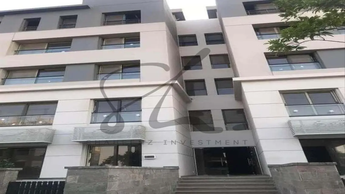 عقار فخم في AUC مع مسبح وحديقة خاصة