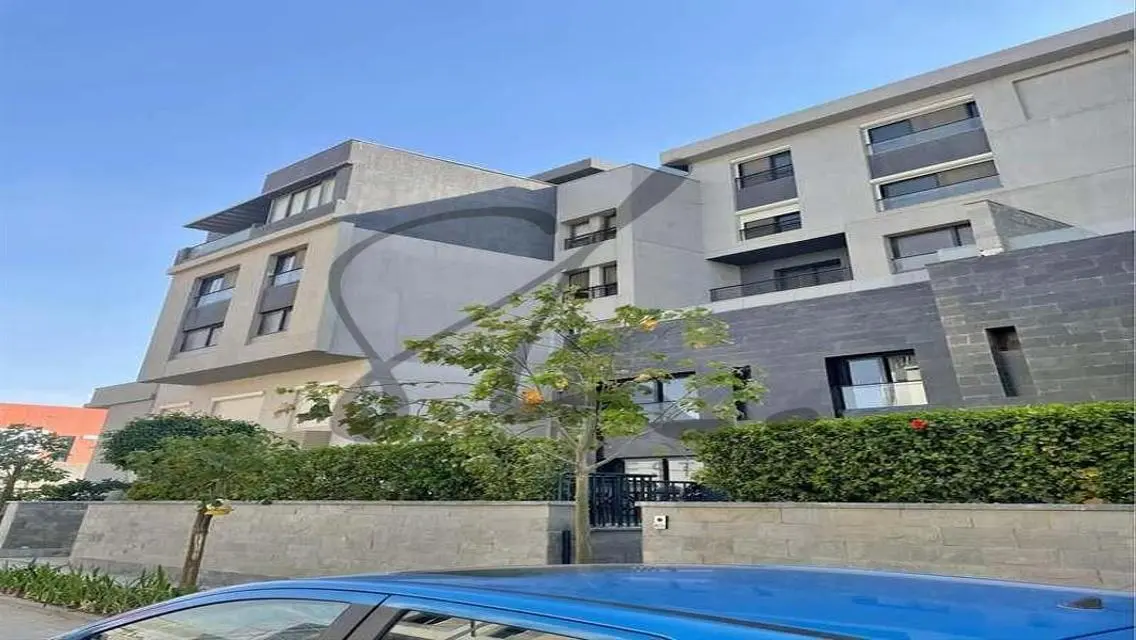 عقار فخم في AUC مع مسبح وحديقة خاصة