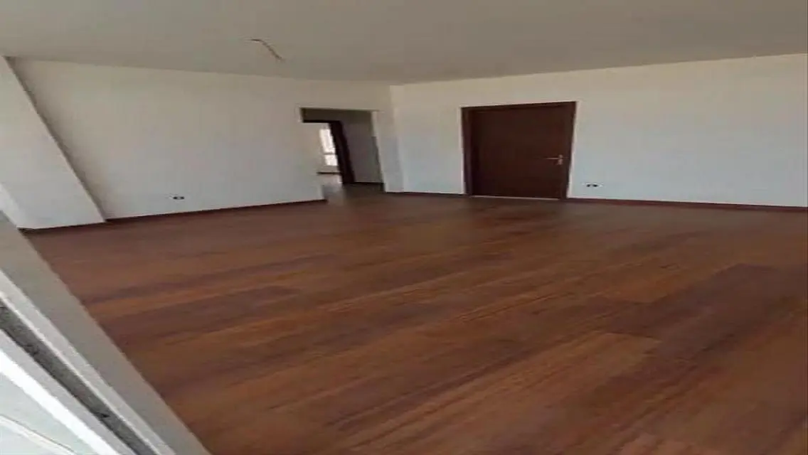 Luxurious 170 sqm Apartment in a Prime Location