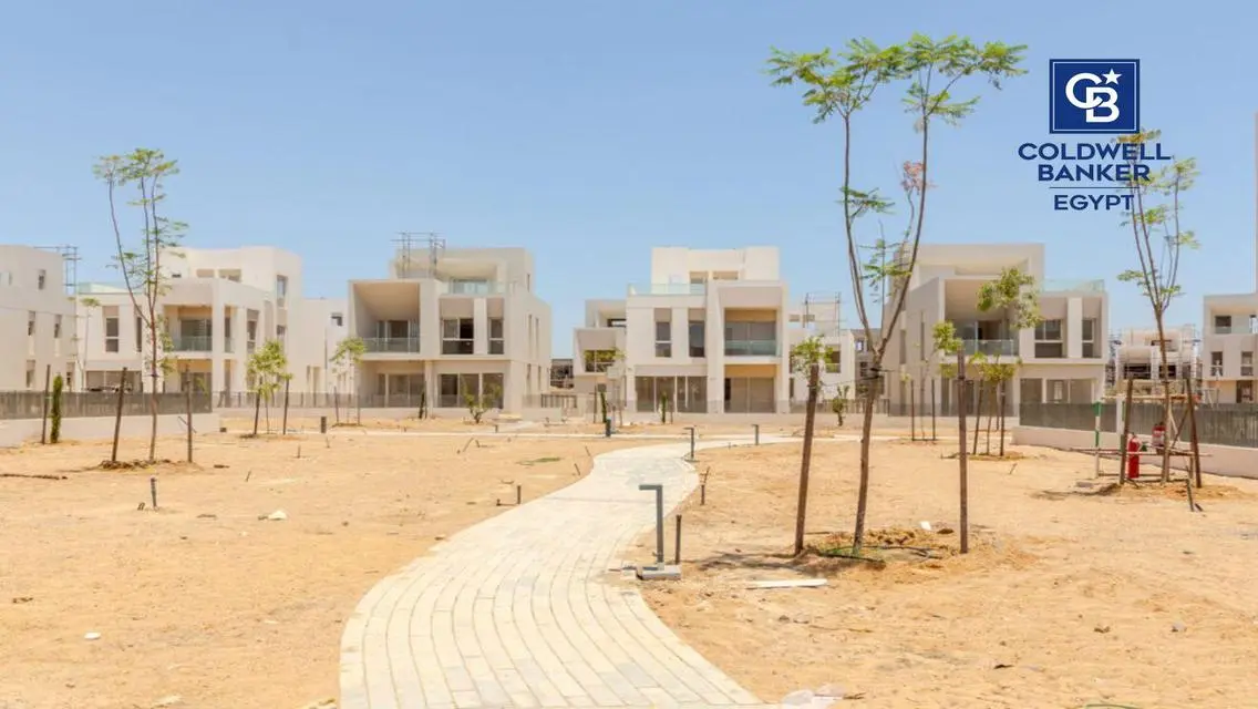 Luxurious Villas Overlooking Stunning Lakes