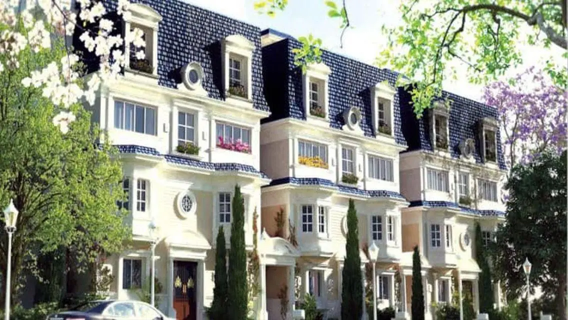 Luxury Villa with Spacious Private Garden