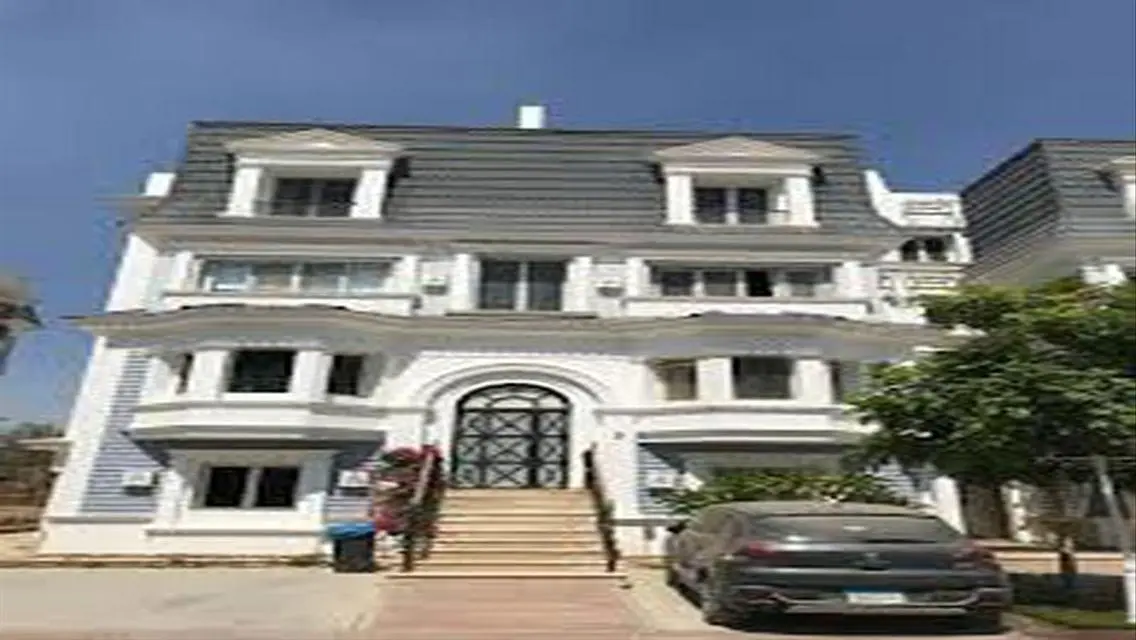 Luxury Villa with Spacious Private Garden