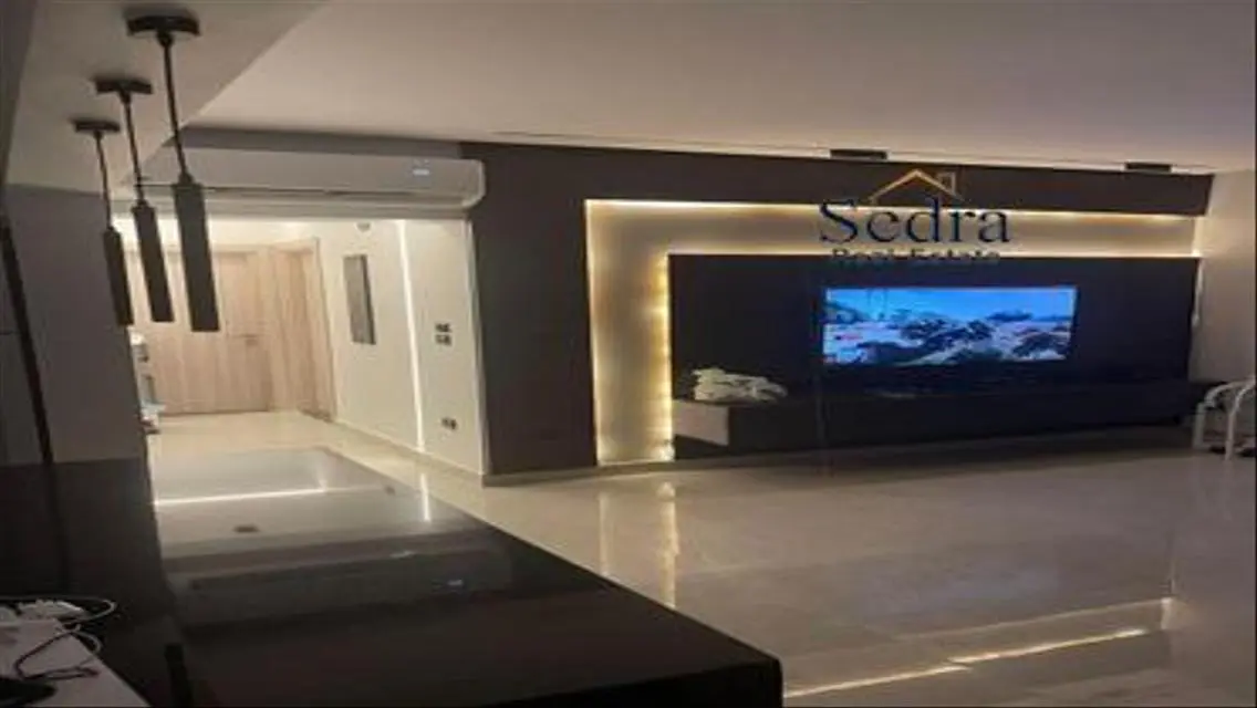 Luxury Apartment with Mountain View in City 2000