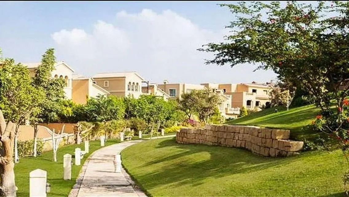 شقة رائعة 4 غرف نوم بسعر 135000 جنية