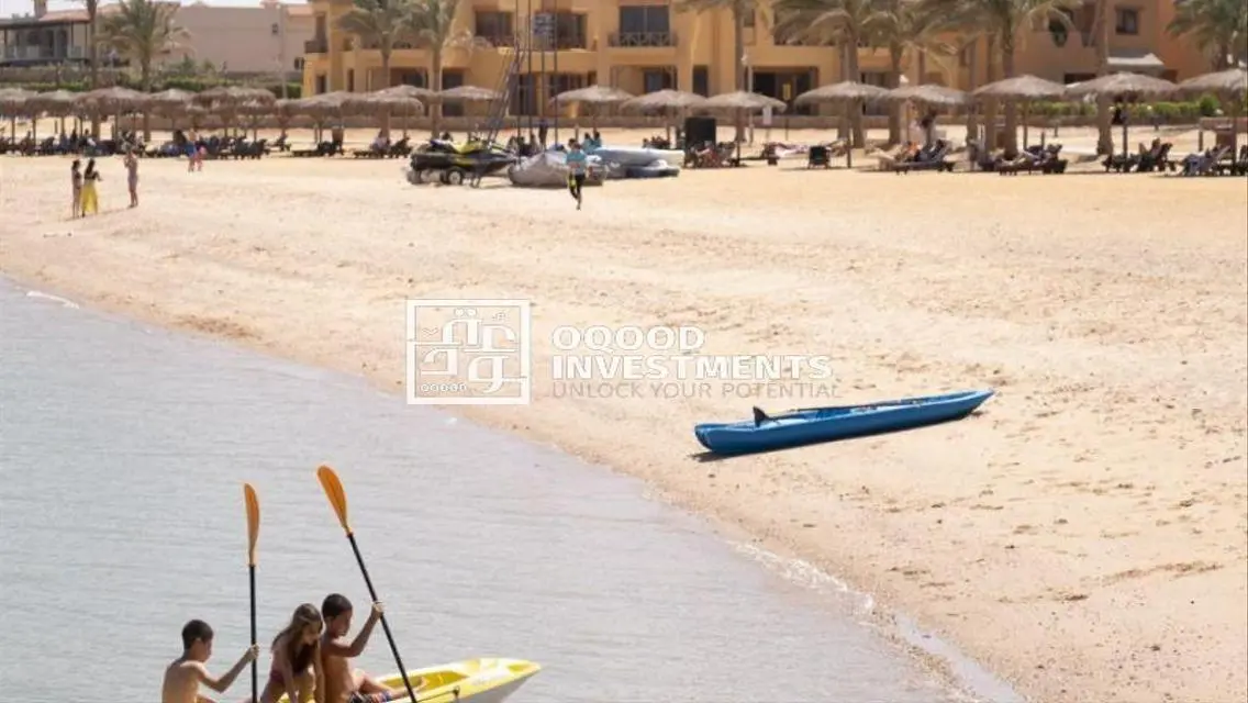 فيلا فاخرة مع مسبح خاص وحديقة خاصة في منطقة راقية