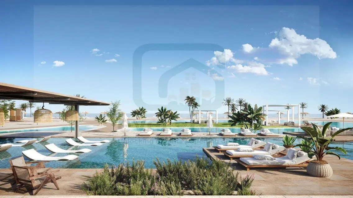 Luxury 5-Bedroom Apartment with Lake View