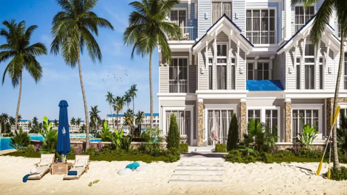 Luxury Property with Lake View and Private Garden