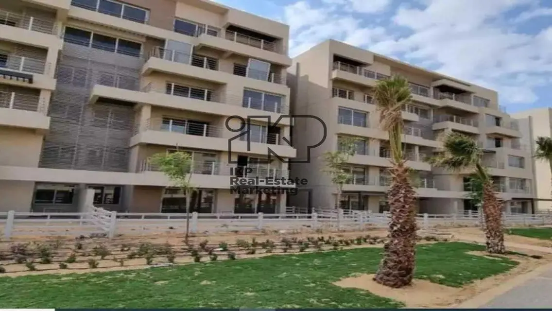 شقة للبيع بإطلالة رائعة بحي مميز