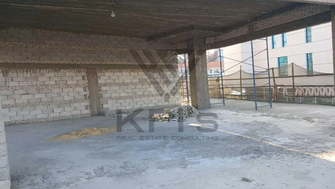 Luxurious Apartment at Levilli Mall with Spacious Design