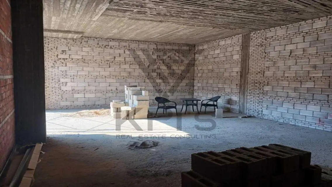 Luxurious Apartment at Levilli Mall with Spacious Design