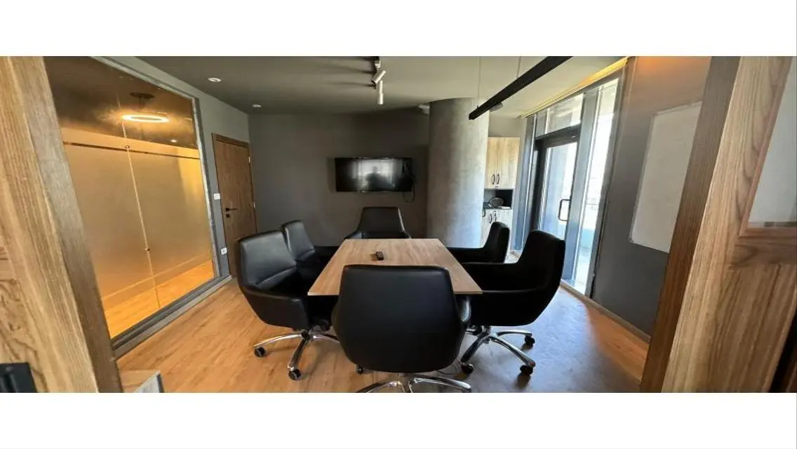 Office for Sale in Beverly Hills Compound, Second Floor