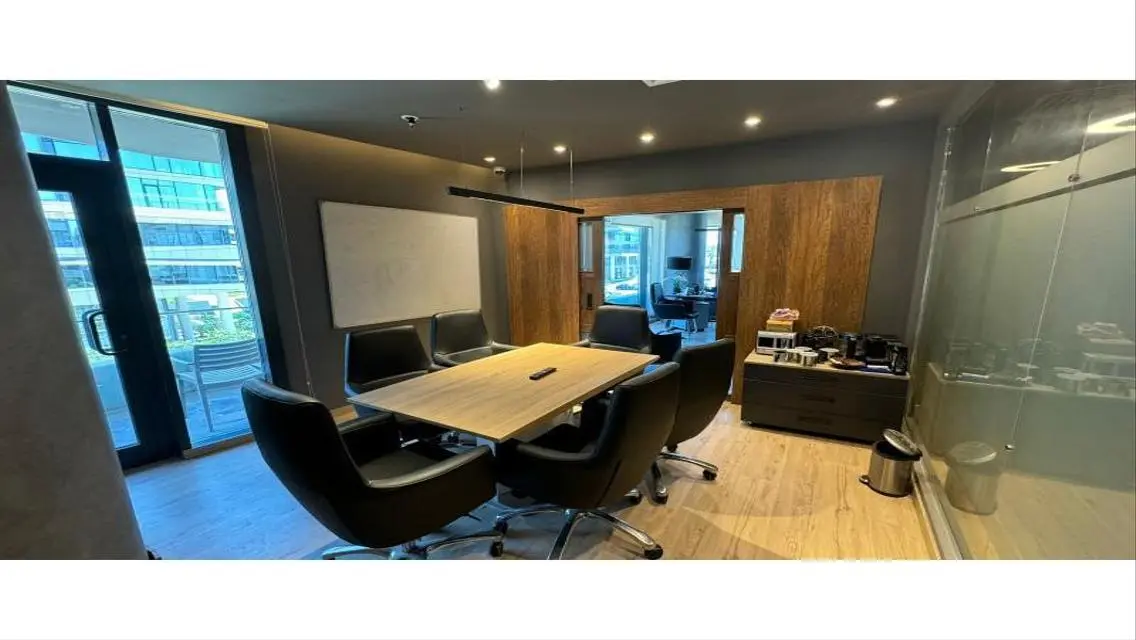 Office for Sale in Beverly Hills Compound, Second Floor