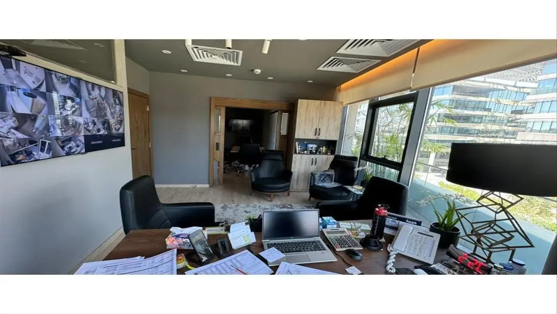 Office for Sale in Beverly Hills Compound, Second Floor