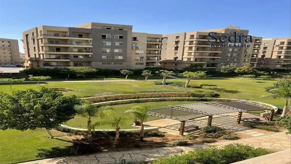 Luxury 3-Bedroom Apartment with Lake View