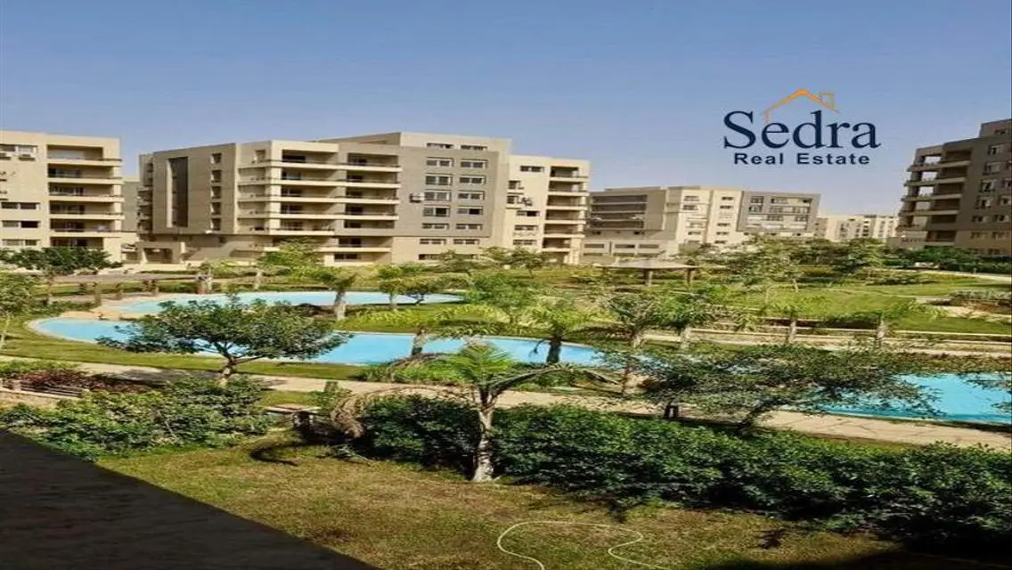 Luxury 3-Bedroom Apartment with Lake View